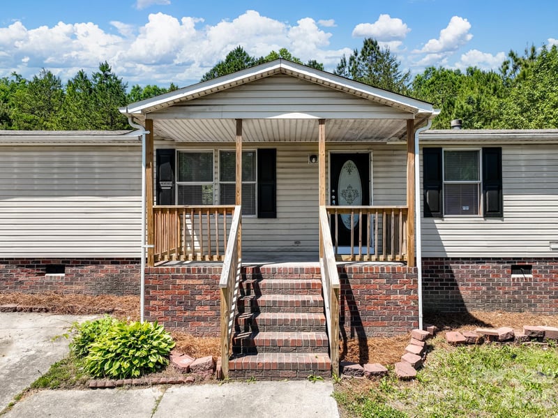1315 Poplar Glen Dr, Kannapolis, NC 28083