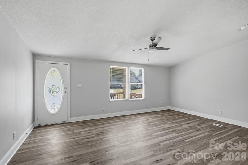 1315 Poplar Glen Dr, Kannapolis, NC 28083