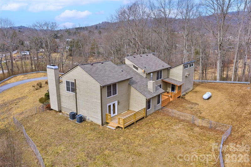 2025 Howard Gap Rd, Hendersonville, NC 28792