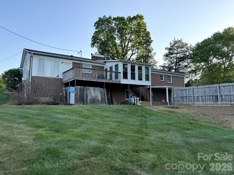 1 Clearview St, Granite Falls, NC 28630