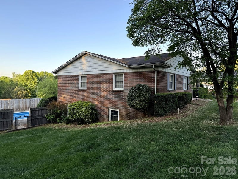 1 Clearview St, Granite Falls, NC 28630