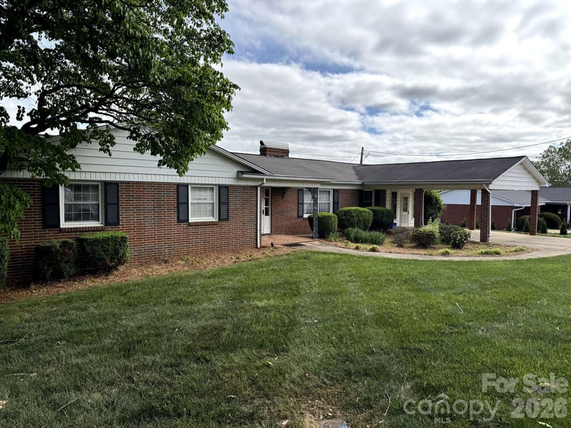 1 Clearview St, Granite Falls, NC 28630