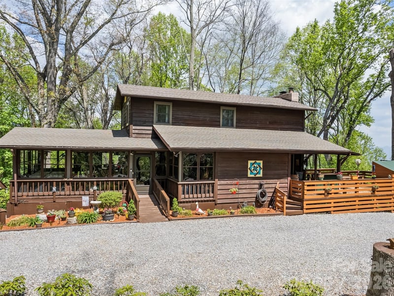 2863 Heath Peak Rd, Waynesville, NC 28785