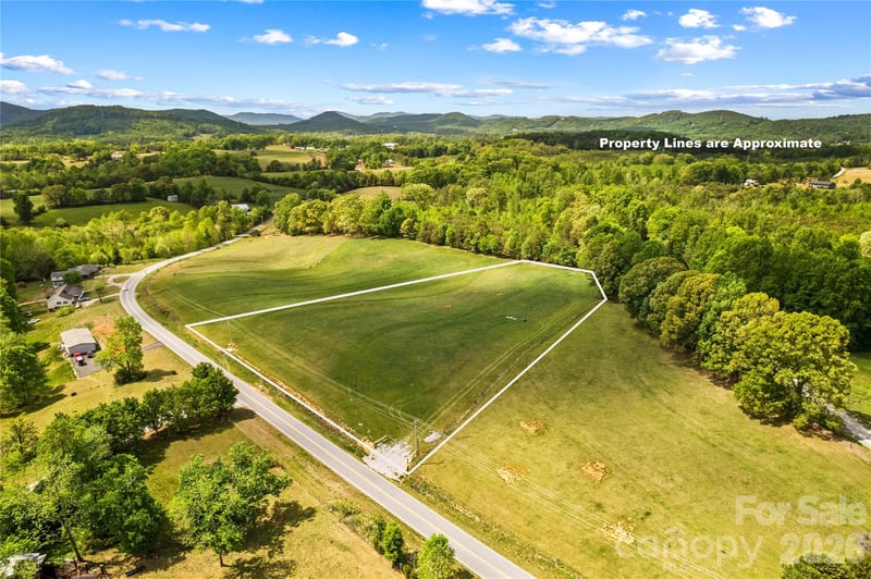 562 Mountain View Rd, Statesville, NC 28625
