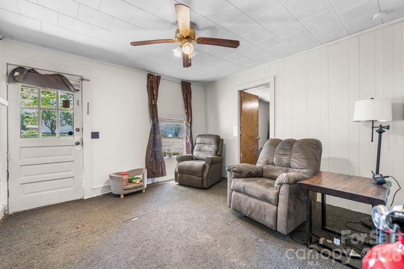 3706 2nd Ave, Hickory, NC 28601