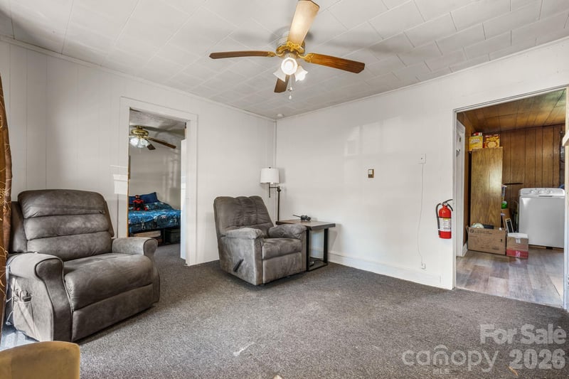 3706 2nd Ave, Hickory, NC 28601
