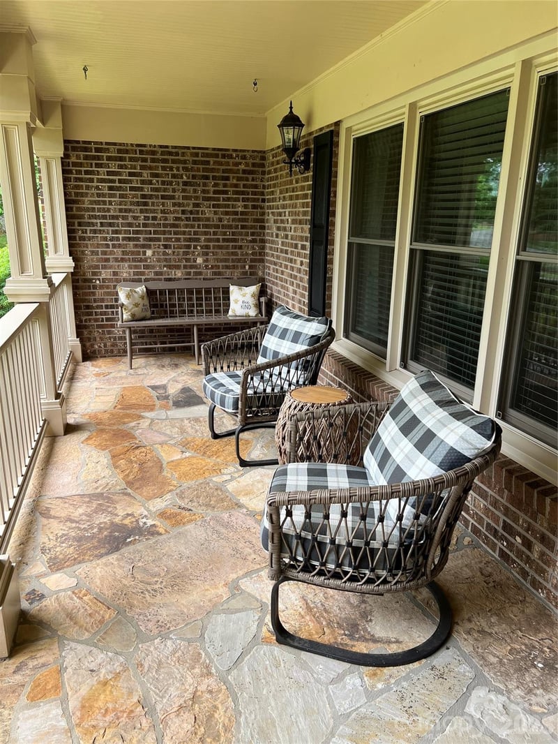 239 Hickory Lane Dr, Mount Holly, NC 28120