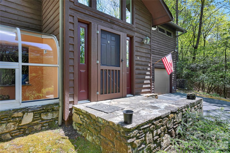 71 Elseetos Dr, Brevard, NC 28712