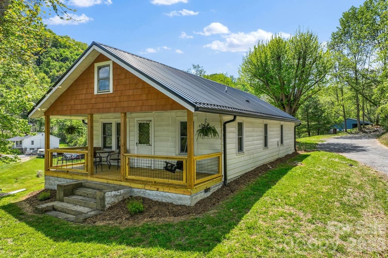 88 Mingus Cove Rd, Canton, NC 28716