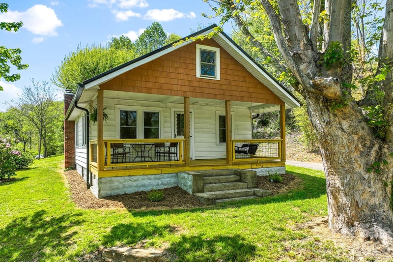 88 Mingus Cove Rd, Canton, NC 28716