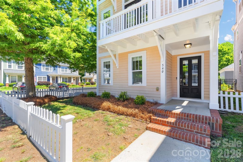 540 Dubois Ct, Charlotte, NC 28208
