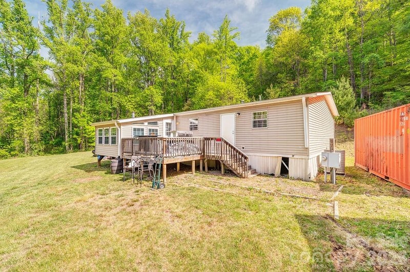 248 Blackberry Inn Rd, Weaverville, NC 28787