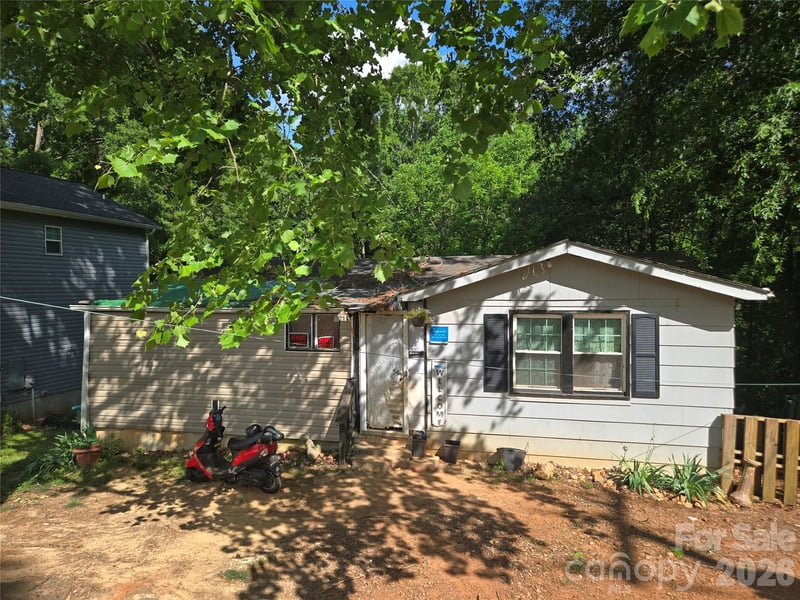 413 Pinchback Ave, Bessemer City, NC 28016