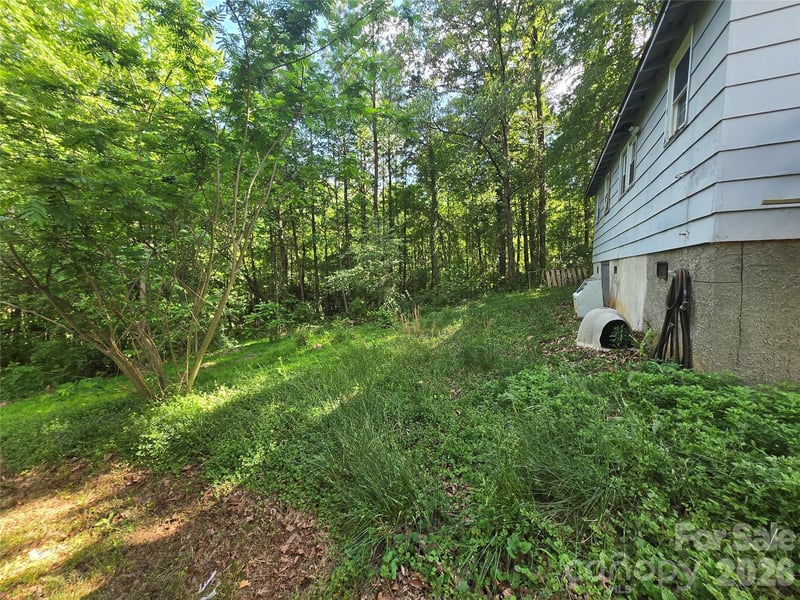 413 Pinchback Ave, Bessemer City, NC 28016