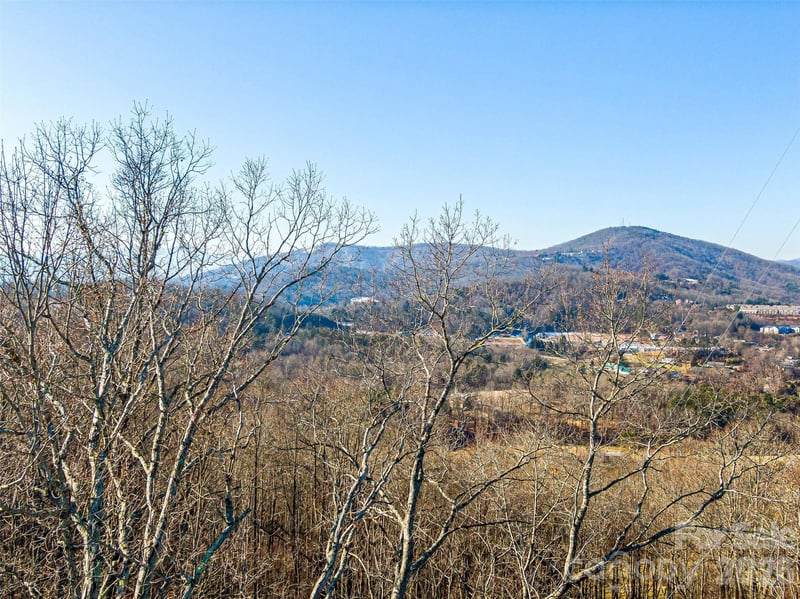 92 Chimney Crest Dr, Asheville, NC 28806