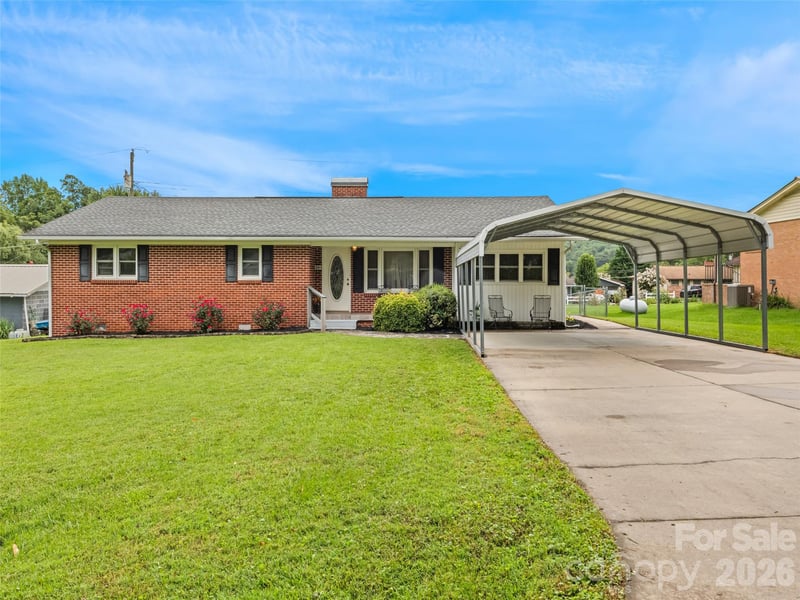 241 Grandview Cir, Waynesville, NC 28786