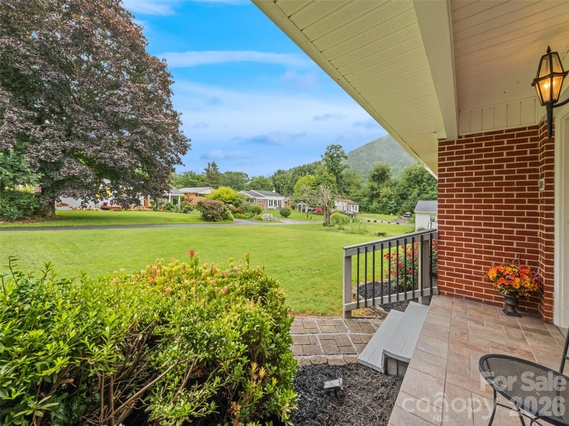 241 Grandview Cir, Waynesville, NC 28786