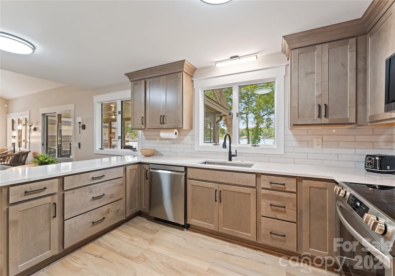 240 Shoreline Loop, Mooresville, NC 28117