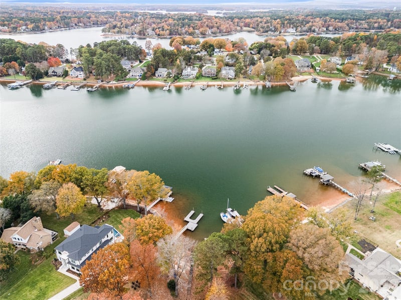 240 Shoreline Loop, Mooresville, NC 28117