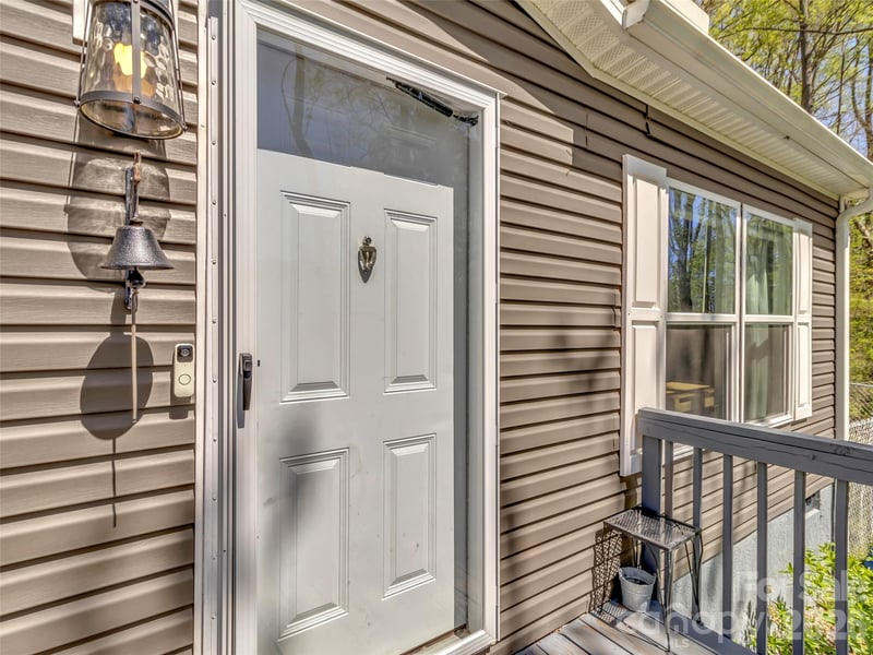424 Arrington Acres Dr, Waynesville, NC 28786