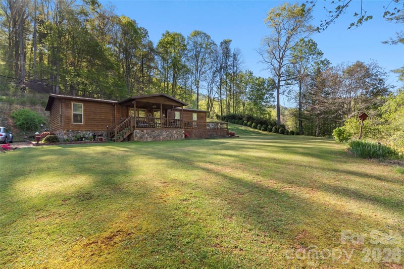 1270 Old Mine Fork Rd, Burnsville, NC 28714