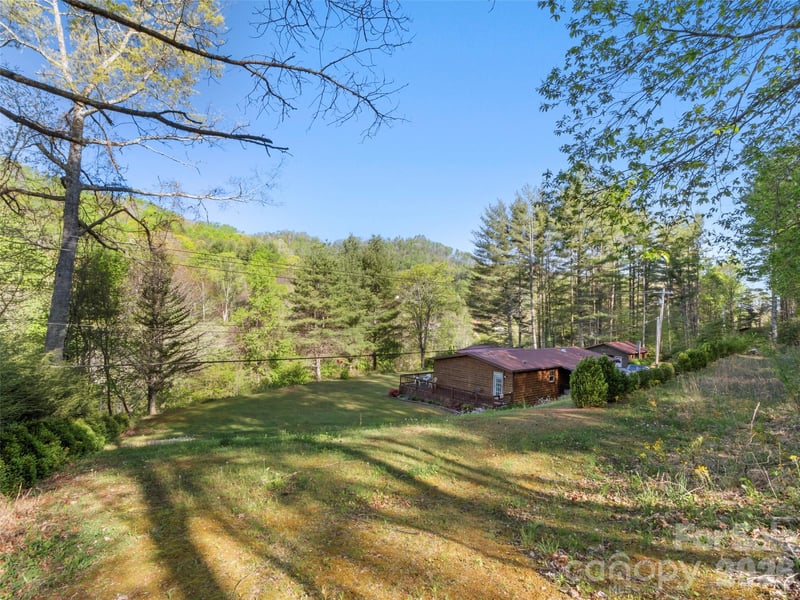 1270 Old Mine Fork Rd, Burnsville, NC 28714