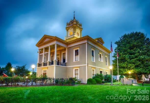 Stoney Pl, Morganton, NC 28655