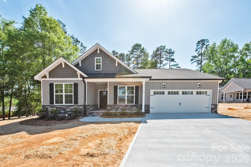 581 Goldmoor Dr, Concord, NC 28025