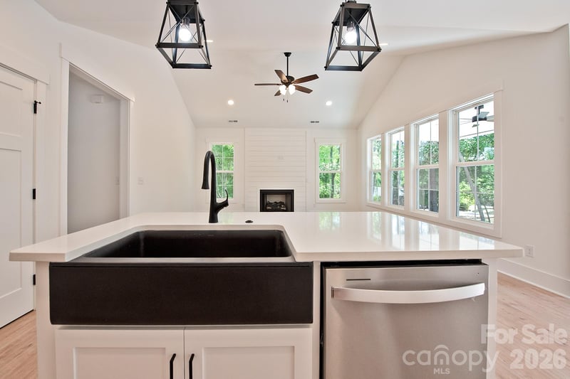 581 Goldmoor Dr, Concord, NC 28025