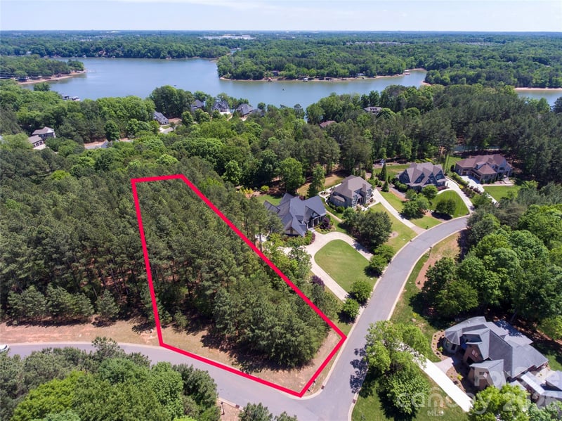 5017 Hermitage Ct #202, Belmont, NC 28012
