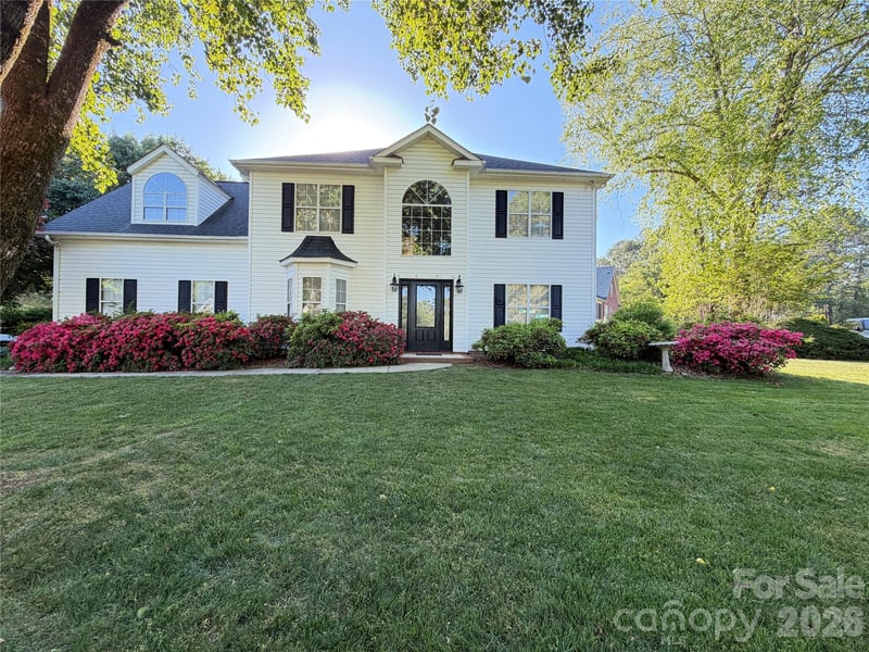 2300 Coach House Ln, Kannapolis, NC 28081