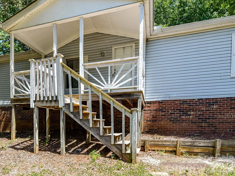 3690 Vickery Dr, Maiden, NC 28650