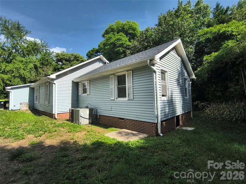 229 Friendship Dr, Ellenboro, NC 28040