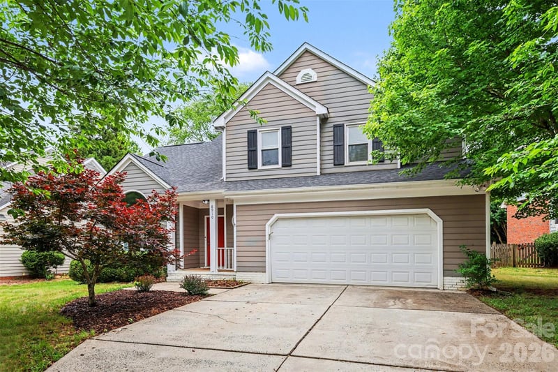 8910 Castlebay Dr, Charlotte, NC 28277