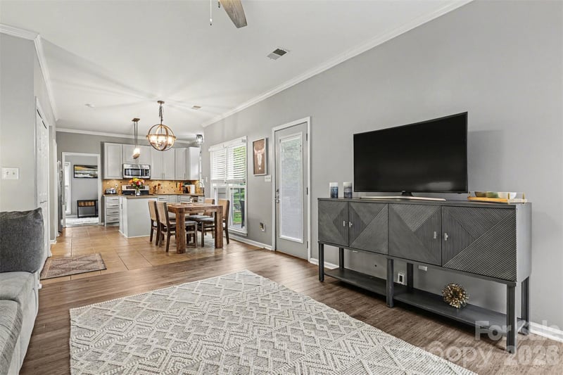 8910 Castlebay Dr, Charlotte, NC 28277