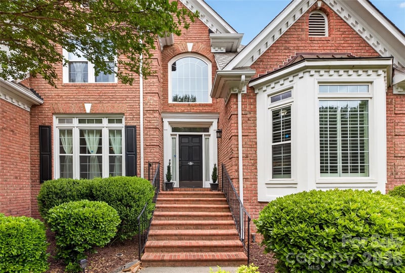 3100 Lakewood Edge Dr, Charlotte, NC 28269