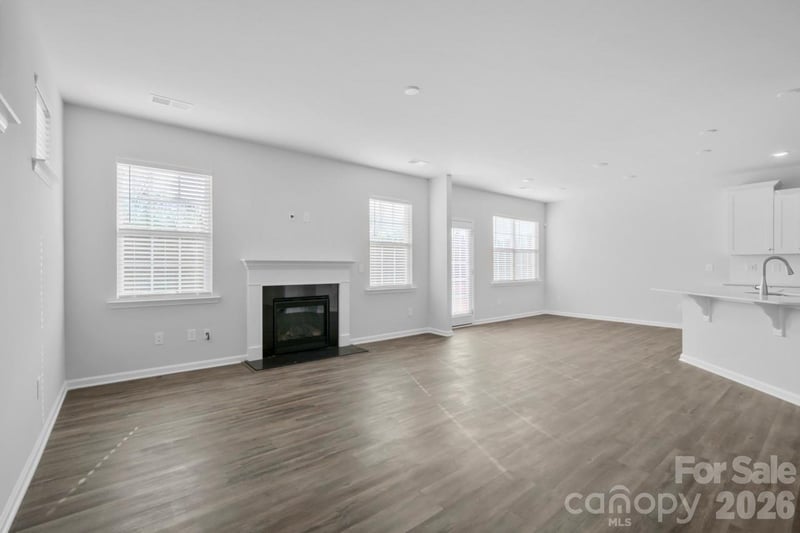 12807 Canterbury Castle Dr, Charlotte, NC 28273