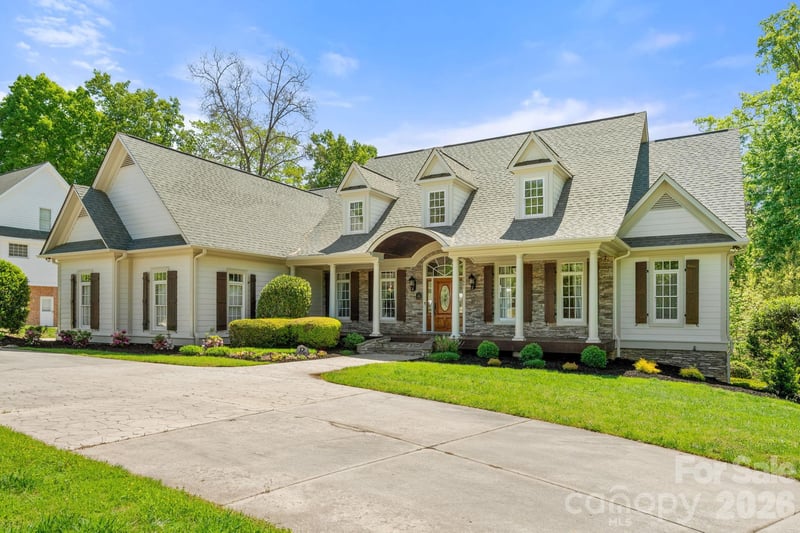 7601 Crossing Ridge Dr, Belews Creek, NC 27009