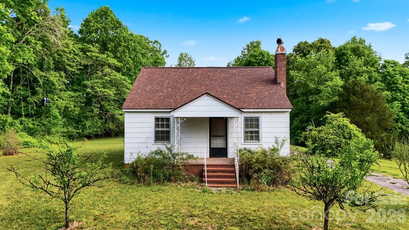 2711 8th Ave, Hickory, NC 28602
