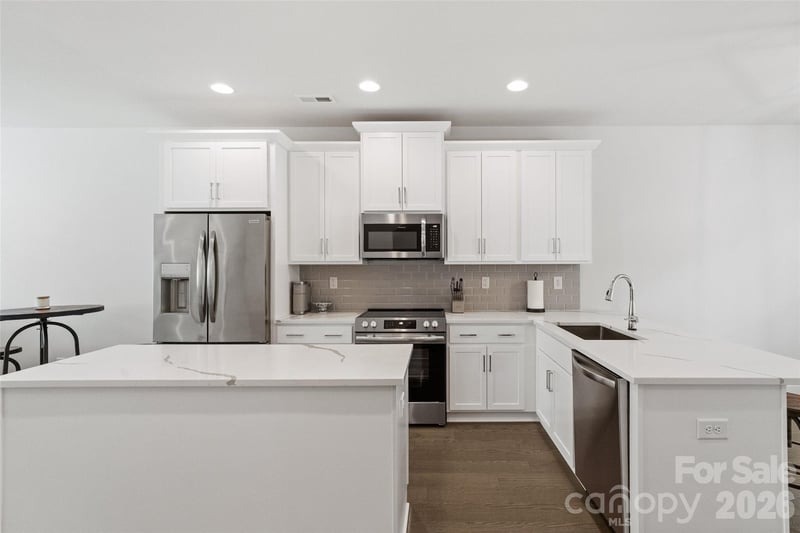 5040 York Park Ln, Charlotte, NC 28217