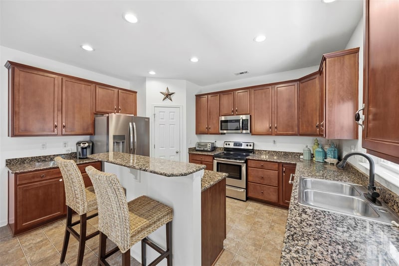 3041 Kilbeggan Dr, Lake Wylie, SC 29710