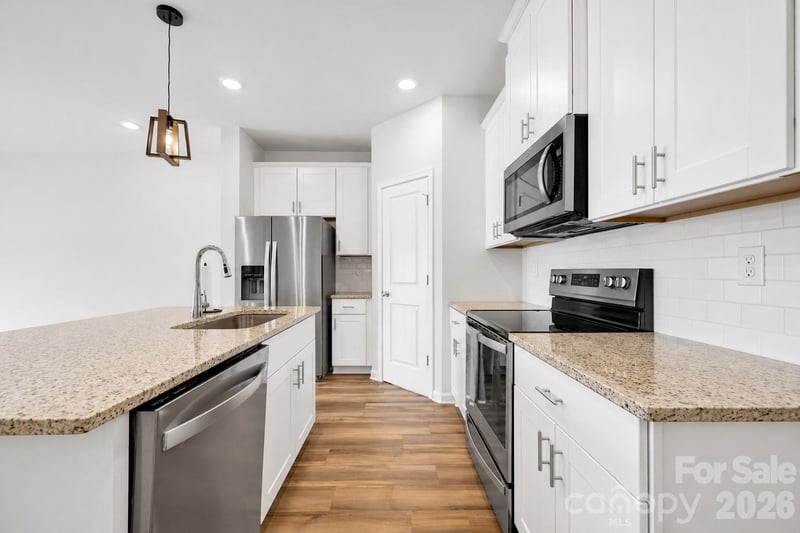 1021 Plumcrest Dr, Charlotte, NC 28216