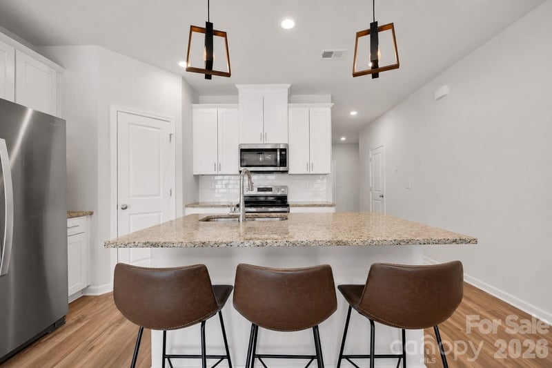 1021 Plumcrest Dr, Charlotte, NC 28216