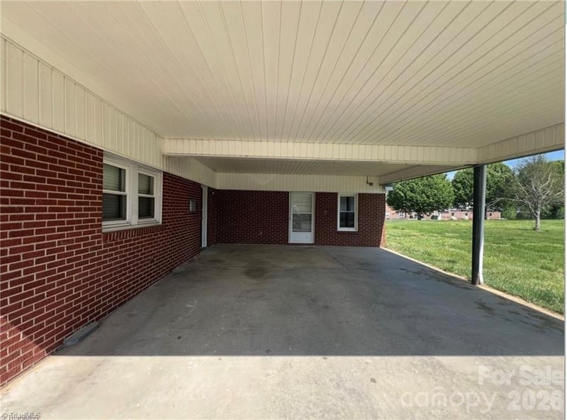 820 Suncrest Orchard Rd, North Wilkesboro, NC 28659