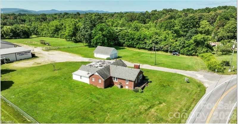 820 Suncrest Orchard Rd, North Wilkesboro, NC 28659