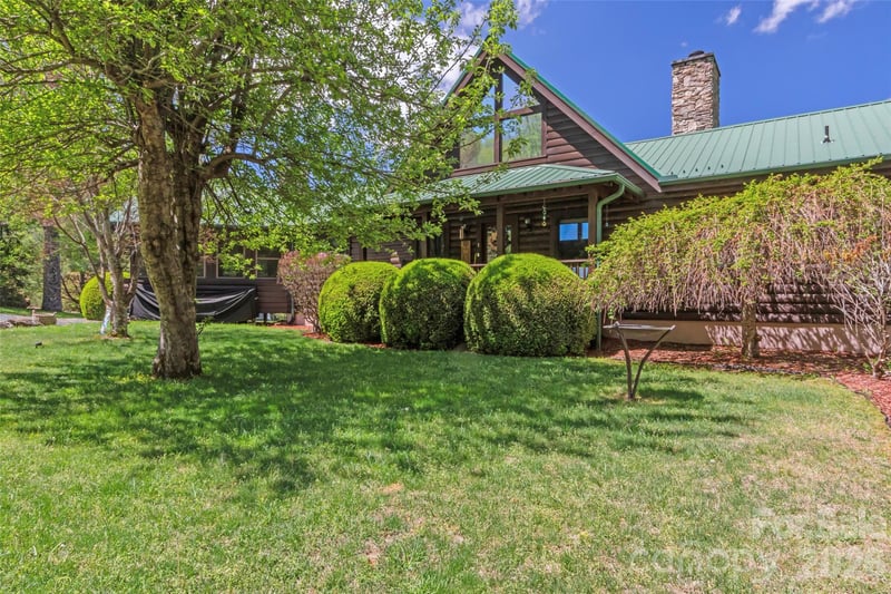 129 Apple Farm Rd, Bakersville, NC 28705