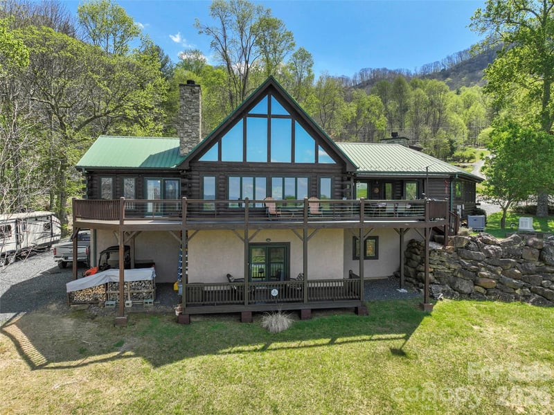 129 Apple Farm Rd, Bakersville, NC 28705
