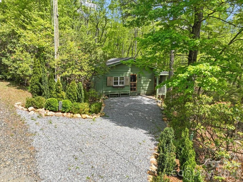 548 Bear Cub Dr #25, Spruce Pine, NC 28777
