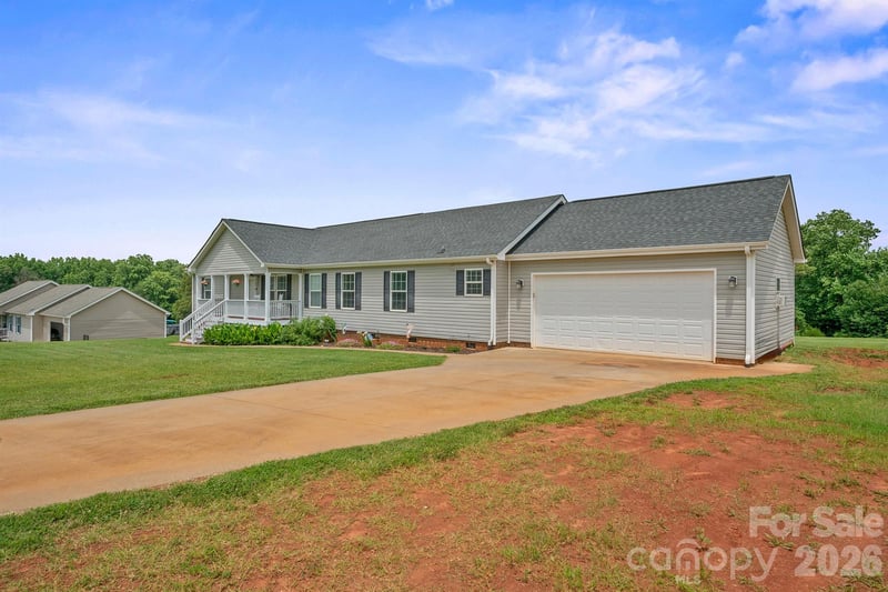 308 Laurel Ridge Dr, Lincolnton, NC 28092