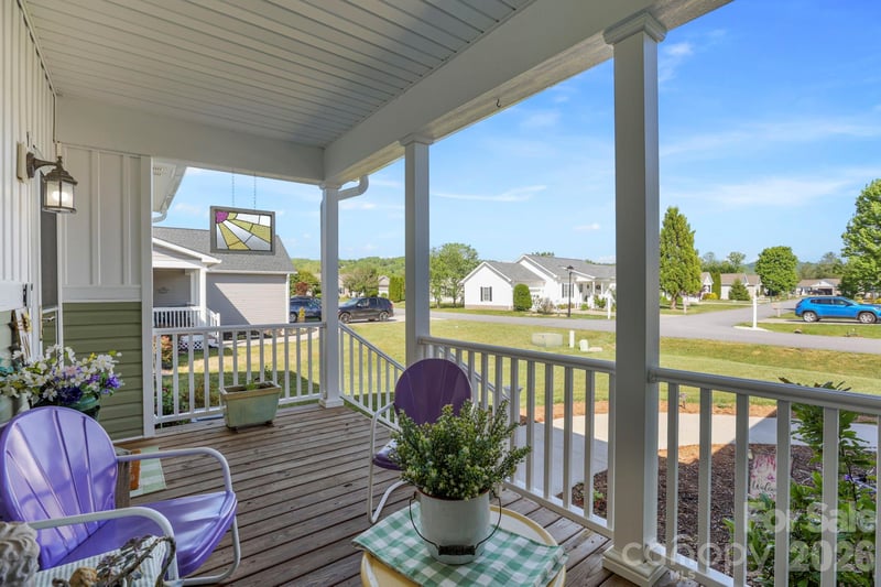 143 Beechnut Dr, Hendersonville, NC 28739